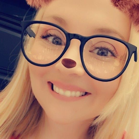 Meet your Posher, Carol - Picture 1 of 1